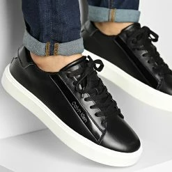 Grosses soldes 🤩 Baskets Low Top Lace Up Leather 0861 CK Black de Calvin Klein 🔥