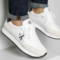 Vente flash 🤩 Baskets Retro Runner 0683 White Black de Calvin Klein ❤️