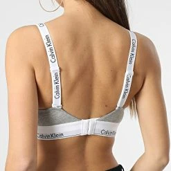 Offres 🎁 Brassière Femme Light Lined QF7059E Gris Chiné de Calvin Klein ✨ -Calvin Klein Soldes Magasin calvin klein 347407 QF7059E P7A 20221118T160333 04