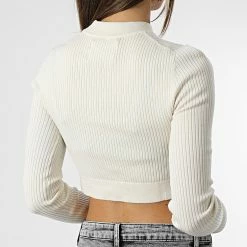 Le moins cher 🤩 Pull Crop Femme Cut Out Neckline 0446 Beige de Calvin Klein 🔥 -Calvin Klein Soldes Magasin calvin klein 347422 J20J220446 YBI 20221114T122732 04