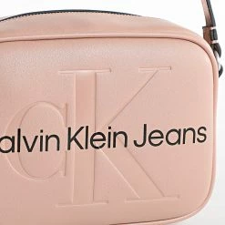 Promo 🤩 Sac A Main Femme Sculpted 7202 Rose de Calvin Klein ⭐ -Calvin Klein Soldes Magasin calvin klein 347429 K60K607202 TQU 20221117T122255 03