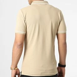 Nouveau 🎁 Polo Manches Courtes Tipping Slim 5603 Sable de Calvin Klein 🥰 -Calvin Klein Soldes Magasin calvin klein 347745 J30J315603 PF2 20221114T135019 04