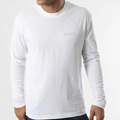 Meilleure vente 🎁 Tee 👕 Shirt 2512 Blanc Argenté de Calvin Klein 👍 7 Meilleure vente 🎁 Tee 👕 Shirt 2512 Blanc Argenté de Calvin Klein 👍 -Calvin Klein Soldes Magasin calvin klein 347768 J30J322512 YAF 20221114T141528 04