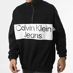 Nouveau 🌟 Sweat Col Zippé Oversize Large 2630 Noir de Calvin Klein 😉 -Calvin Klein Soldes Magasin calvin klein 347778 J30J322630 BEH 20221114T141148 03