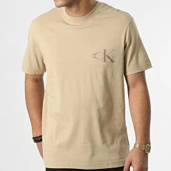 Acheter ⌛ Tee 👚 Shirt Glitched Monologo 2632 Sable de Calvin Klein 🌟 6 Acheter ⌛ Tee 👚 Shirt Glitched Monologo 2632 Sable de Calvin Klein 🌟 -Calvin Klein Soldes Magasin calvin klein 347779 J30J322632 PF2 20221114T134908 03