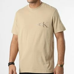 Acheter ⌛ Tee 👚 Shirt Glitched Monologo 2632 Sable de Calvin Klein 🌟 7 Acheter ⌛ Tee 👚 Shirt Glitched Monologo 2632 Sable de Calvin Klein 🌟 -Calvin Klein Soldes Magasin calvin klein 347779 J30J322632 PF2 20221114T134910 04