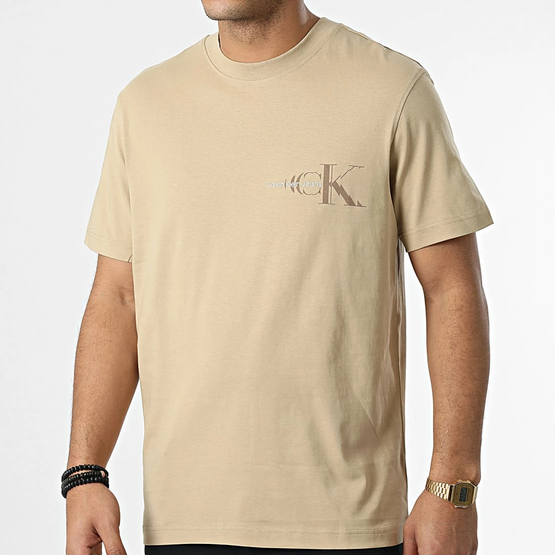 Acheter ⌛ Tee 👚 Shirt Glitched Monologo 2632 Sable de Calvin Klein 🌟 4 Acheter ⌛ Tee 👚 Shirt Glitched Monologo 2632 Sable de Calvin Klein 🌟 – Image 4