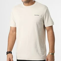 Meilleure vente 🔔 Tee 👕 Shirt Micro Logo Interlock 9894 Beige de Calvin Klein 😍