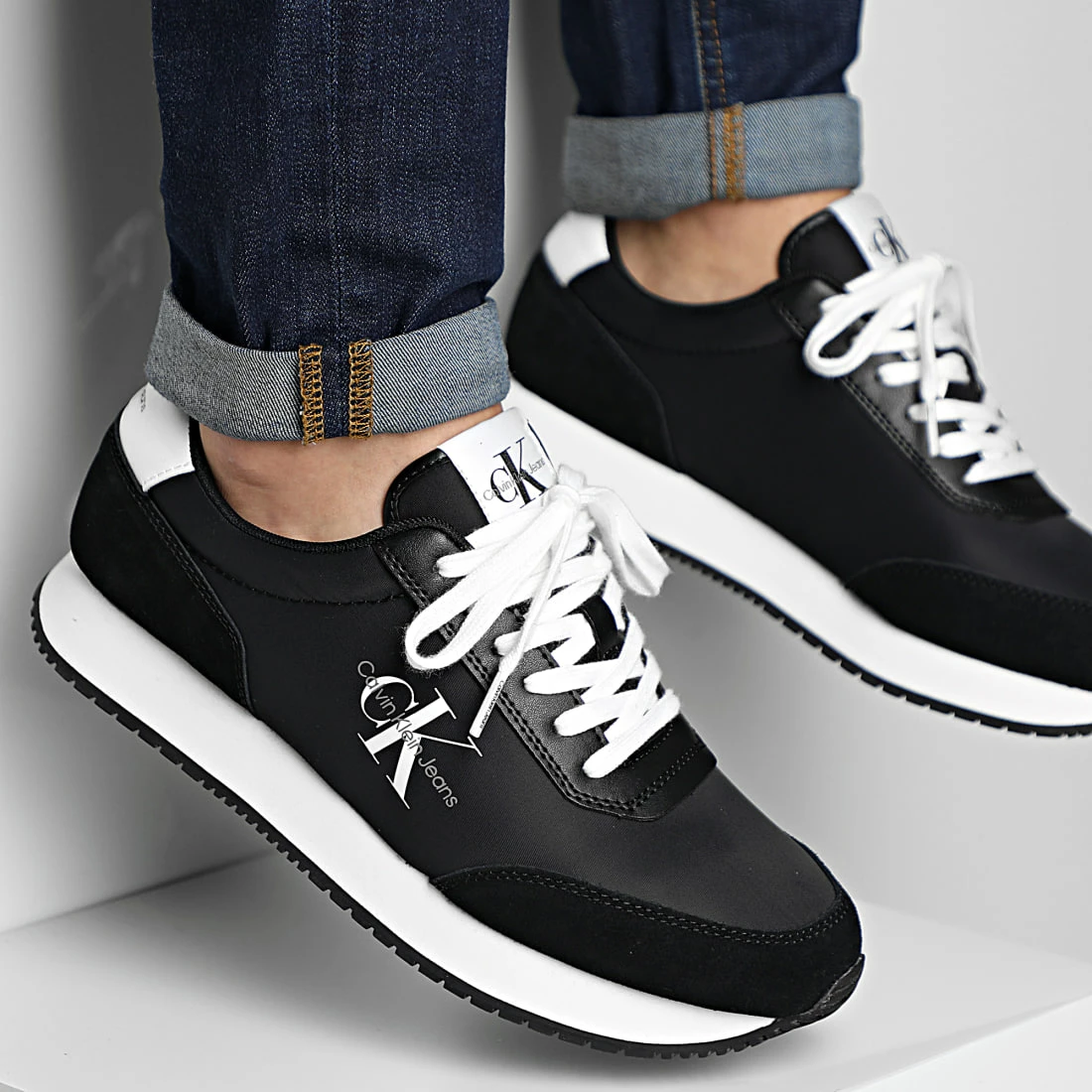 Bon marché 🌟 Baskets Retro Runner Mono 0683 Black White de Calvin Klein 👏 1 Bon marché 🌟 Baskets Retro Runner Mono 0683 Black White de Calvin Klein 👏