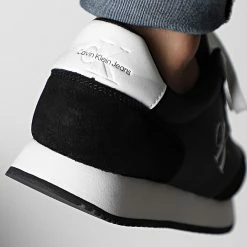 Bon marché 🌟 Baskets Retro Runner Mono 0683 Black White de Calvin Klein 👏 7 Bon marché 🌟 Baskets Retro Runner Mono 0683 Black White de Calvin Klein 👏 -Calvin Klein Soldes Magasin calvin klein 348396 YM0YM00683 0GJ 20221123T153000 04