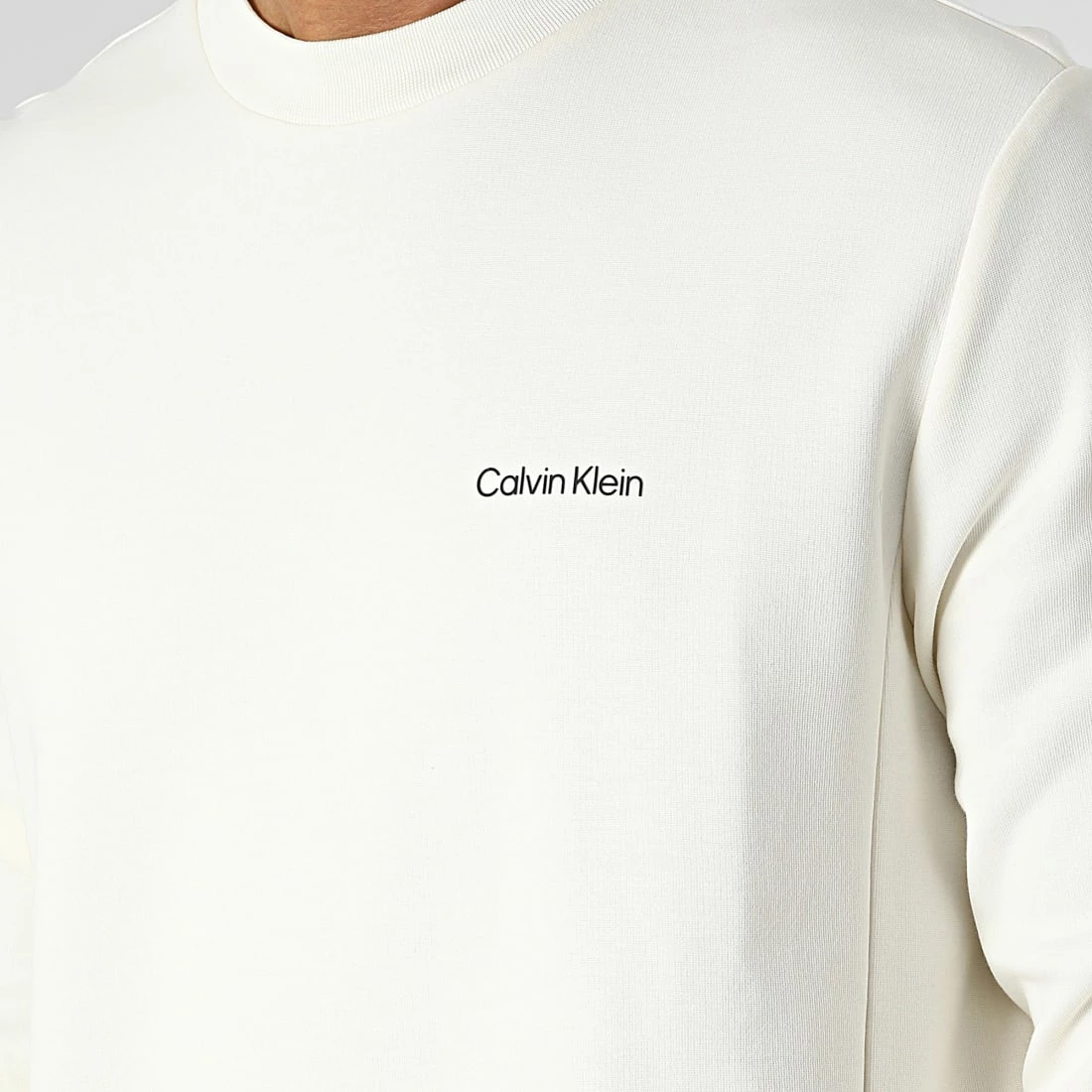Bon marché 👏 Sweat Crewneck Micro Logo Repreve 9926 Beige de Calvin Klein ⌛ 2 Bon marché 👏 Sweat Crewneck Micro Logo Repreve 9926 Beige de Calvin Klein ⌛ – Image 2
