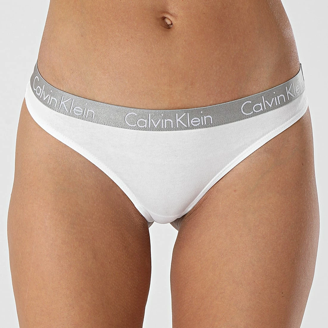 Vente flash 👏 Lot De 3 Strings Femme QD3560E Blanc Rose Rouge de Calvin Klein 🤩 2 Vente flash 👏 Lot De 3 Strings Femme QD3560E Blanc Rose Rouge de Calvin Klein 🤩 – Image 2