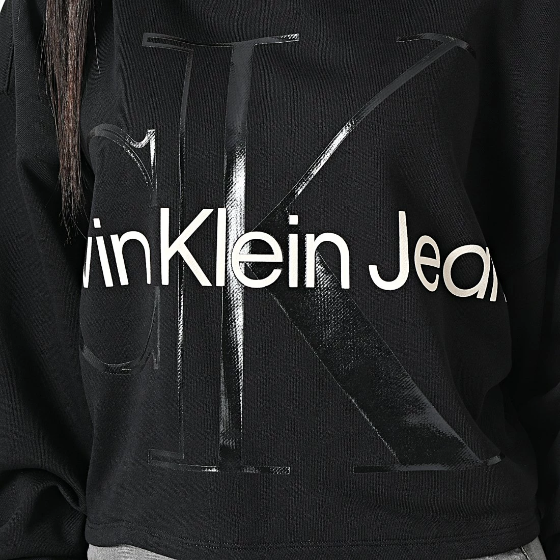 Sortie 😀 Sweat Capuche Crop Femme 8986 Noir de Calvin Klein 👍 2 Sortie 😀 Sweat Capuche Crop Femme 8986 Noir de Calvin Klein 👍 – Image 2